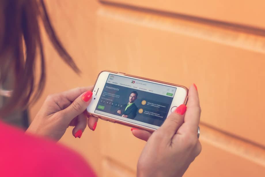 smartphone-mobile-commerce-gadget-internet-marketing-technology