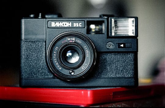 Point-and-Shoot-Camera