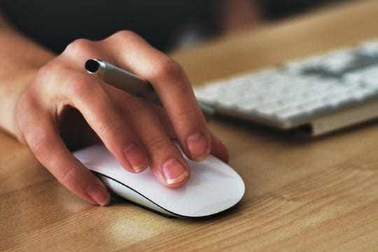 computer-internet-keyboard-monitor-mouse-office-wireless-desk