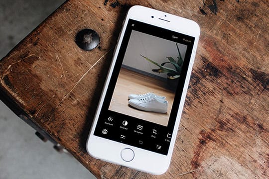 iPhone-Mobile-App-Smartphone-iOS-eCommerce-camera