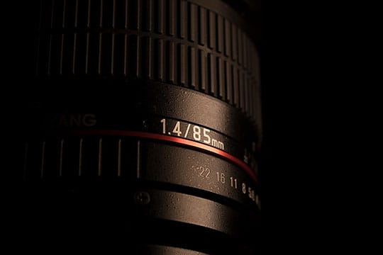 photo-lens-digital-slr-camera-85mm