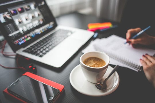 apple-business-commerce-creative-design-desk-office-plan-work