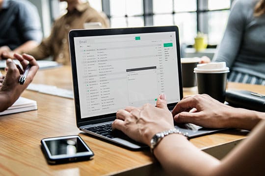 email-marketing-work-office-desk