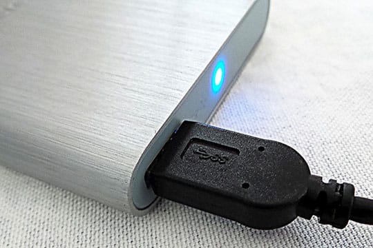 connection-backup-data-transfer-hard-disk-drive-storage-external-usb-device