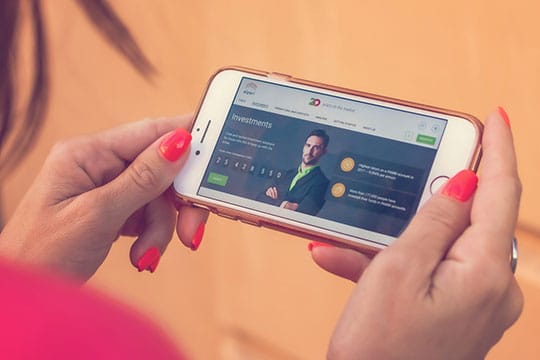 smartphone-mobile-commerce-internet-social-visual-communication