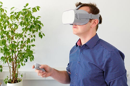 vr-virtual-reality-glasses-technology-augmented