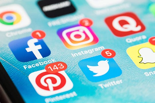 social-media-campaign-marketing-mobile