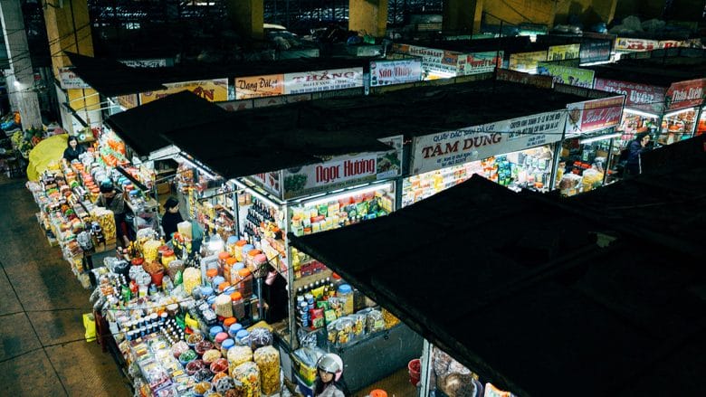 shopping-market-physical-store-commerce