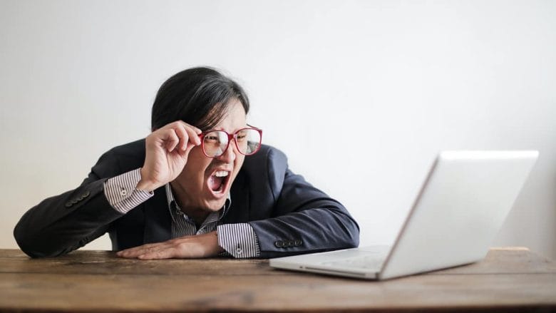 boss-businessman-laptop-problem-issue-work