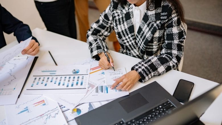 document-graph-office-work-chart-marketing-rank-stats