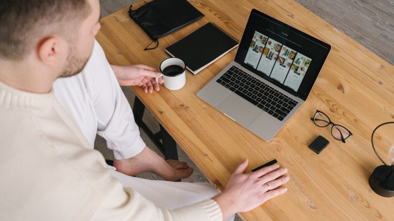 work-from-home-website-ecommerce-business-laptop-internet