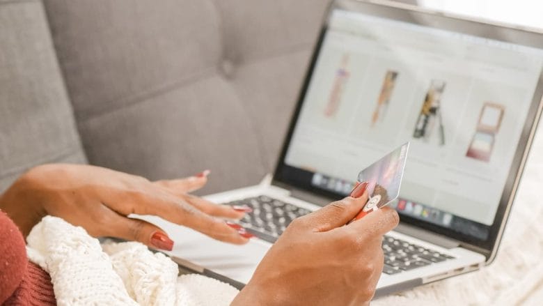 ecommerce-website-online-shopping-payment-credit-card