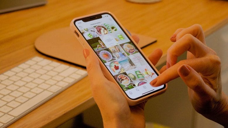 smartphone-mobile-app-instagram-feed-reel-story-photos-images-pictures