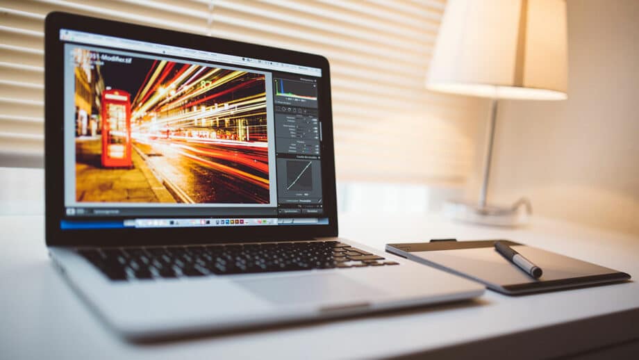 adobe-photoshop-lightroom-laptop-editing-macbook-work