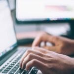 computer-laptop-software-app-work-desk-type-chat