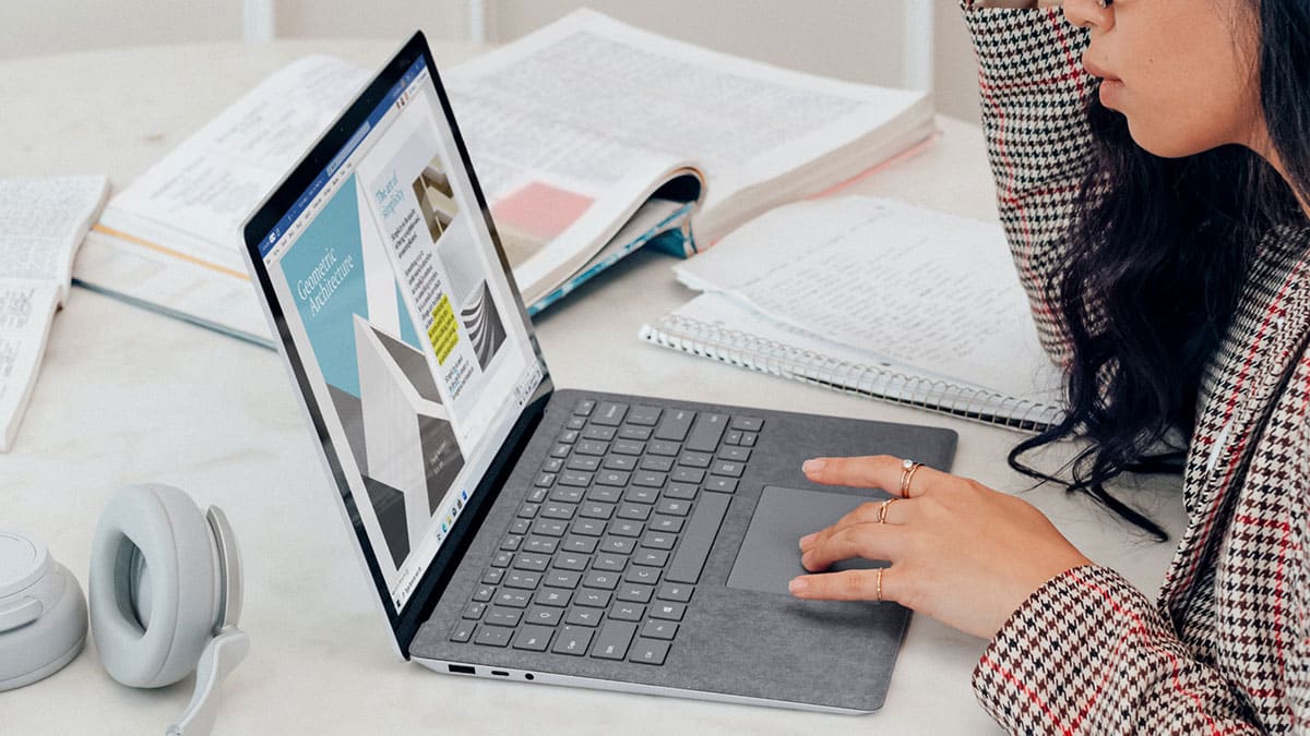 Corporate-Professional-Working-Business-Laptop-Desk