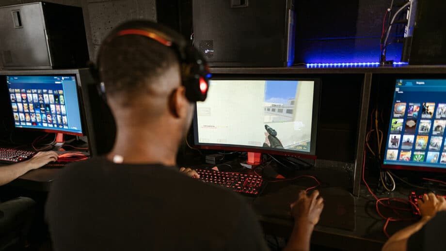 Counter-Strike-Cyber-ESports-Gamer-Gaming-Computer-Keyboard-Online-Playing