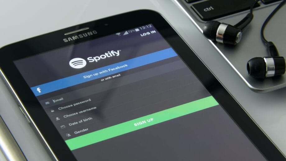 The spotify app login screen is open in a samsung galaxy tab.