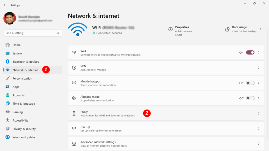 Screenshot of the Windows Settings menu focused on "Network & internet" options, showing various connectivity settings like Wi-Fi, VPN, Mobile hotspot, Airplane mode, Proxy, Dial-up, and advanced settings.