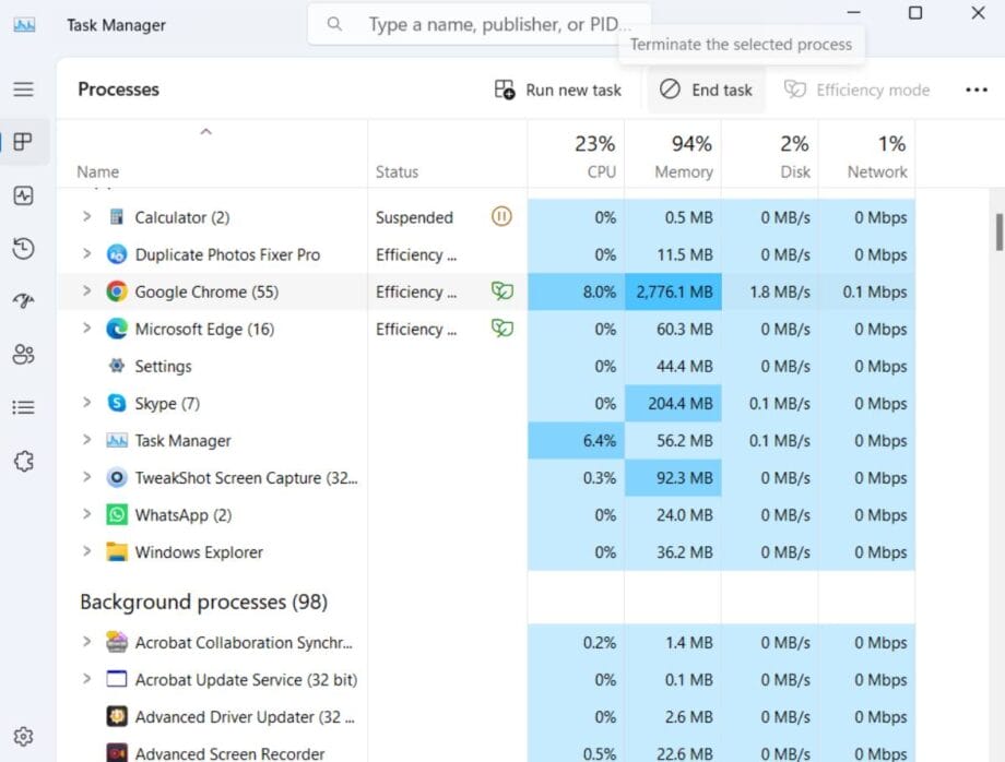 Screenshot of Windows Task Manager showing various running processes, including Calculator, Chrome, and Edge, with details like CPU, memory, disk, and network usage.