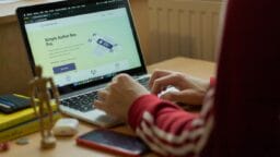 Evaluating PTRN's Valuation Following IPO and Expansion in AI-Driven E-Commerce