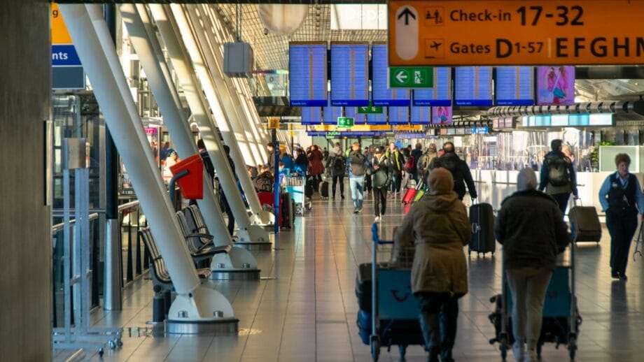 Heathrow and Other European Airports Targeted by Cyberattack, Numerous Flights Delayed