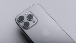 How to Activate the Liquid Glass Feature on iPhone with the Apple iOS 26 Update