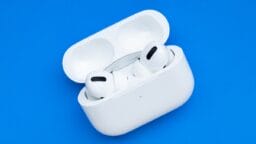 AirPods Pro 3’s Live Translation Feature Available on Certain iPhones; Others Limited to Basic Functionality