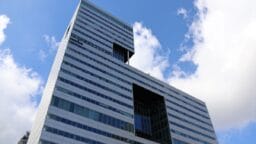 Accenture Prepares for Slowdown and Job Reductions, Reports AI Returns as ‘Disappointing’