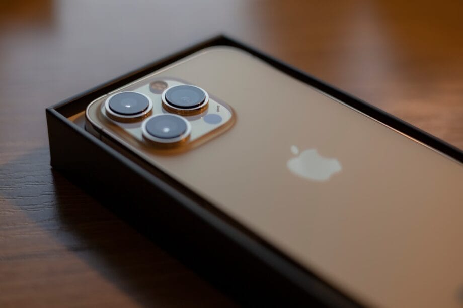 Images of the iPhone 17 Pro Box Surfaced, Unveiling Design Features