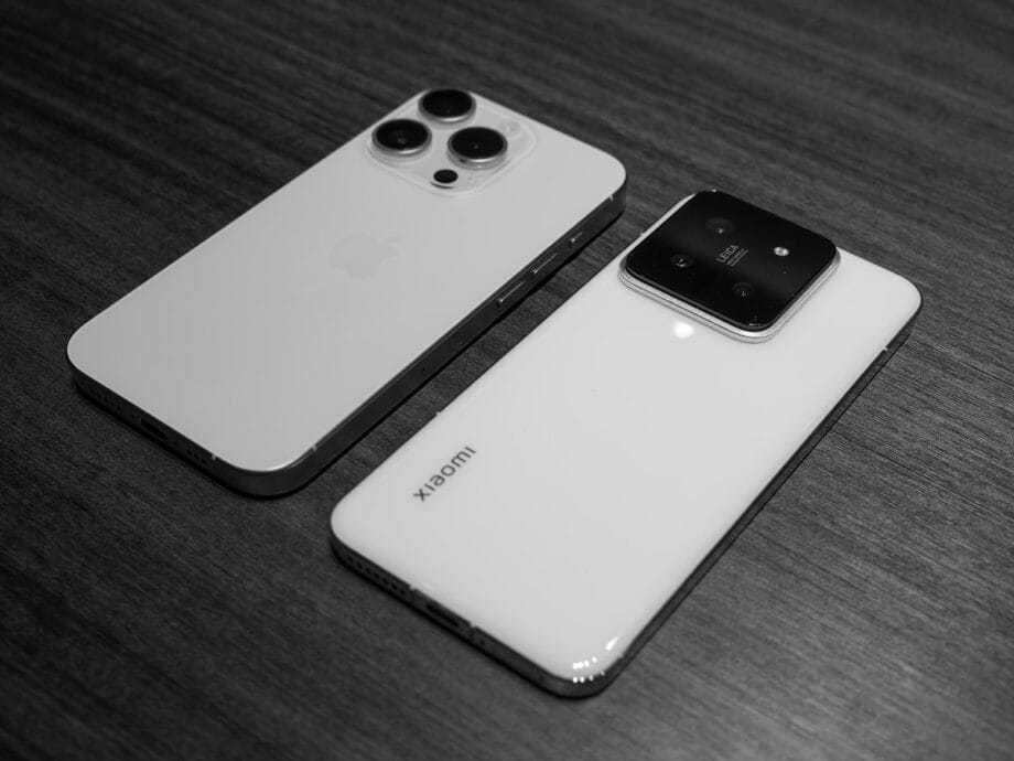 Xiaomi 17 Pro's Rear Display Innovation Outshines Apple's iPhone 17 Pro