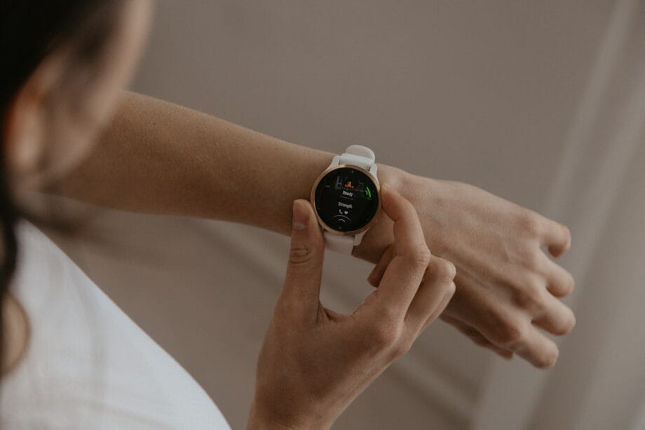 "Remarkable &pound;24 Amazon Smartwatch Performs as Well as High-End Brands"