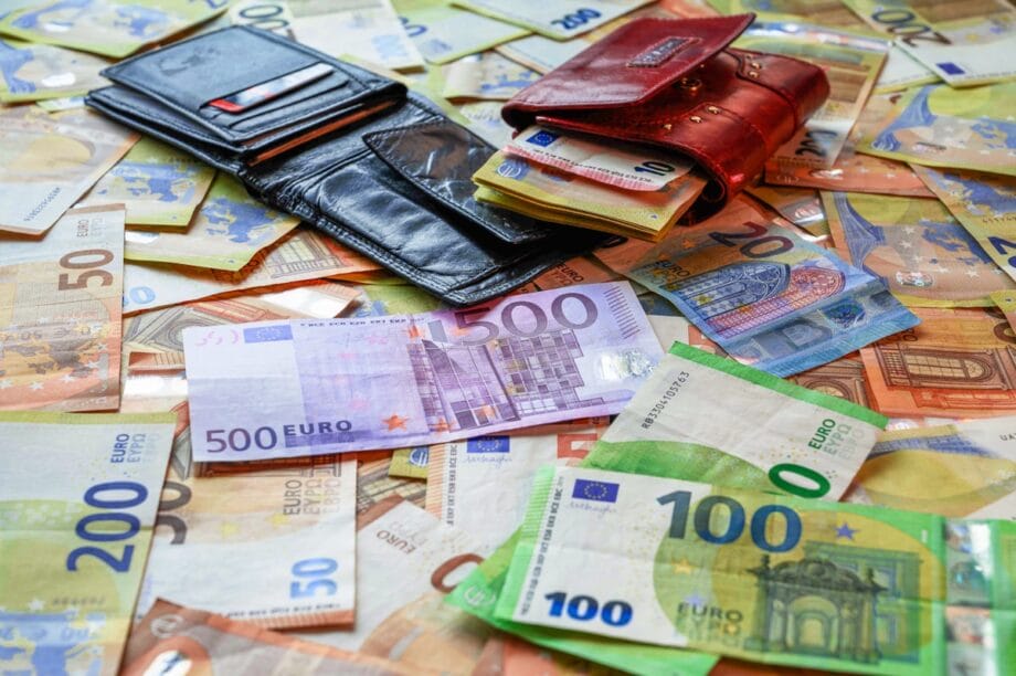 AI Surge Boosts US GDP: Software and Tech Investments Contribute Over 1.0pp for the First Time; Deutsche Bank Warns on Non-Tech Sector Heading Towards Recession