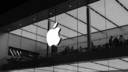 Apple buyers grab iPad Air discounted from £175 to below £50 during rare sale -Magazine