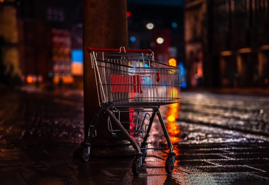Comprehensive Analysis of the UK E-Commerce Market: Business Insights and Regional Predictions Through 2033