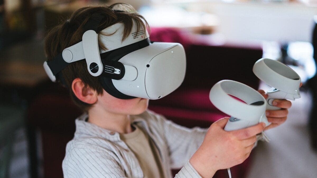 VirtualBox 7.2.2 Launches with Resolution for GUI Crashes on Guest Virtual Machines