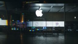 Morgan Stanley Raises Apple Price Target to $298 Due to Demand for iPhone 17 AI Features